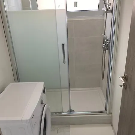 Homestay Private In Shared Flat In Center