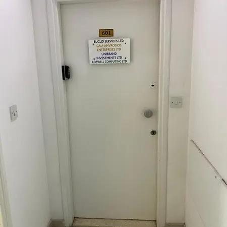 Private In Shared Flat In Center Homestay *
